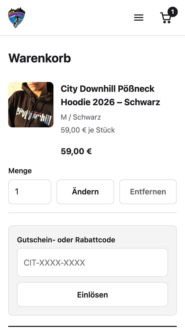 Warenkorb mit Hoodie und Gutscheinfeld auf dem Smartphone